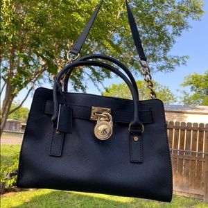Michael Kors purse w/protector bag